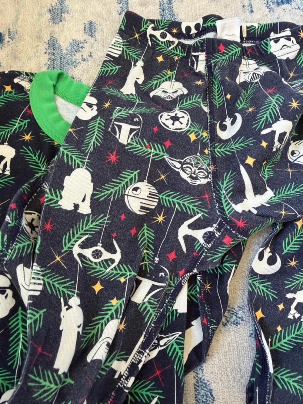 Star Wars Navy, Green & White Kids Pajama Set with Character Ornaments - Picture 6 of 6